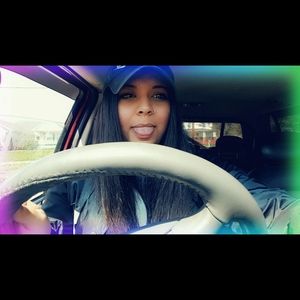 Meet your Posher, Esperanza